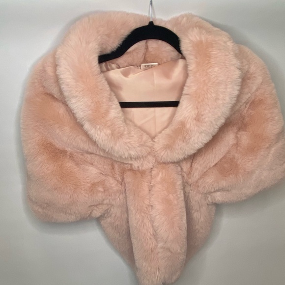 Azazie Other - Azazie Dainty Wrap Faux Fur Dusty Rose